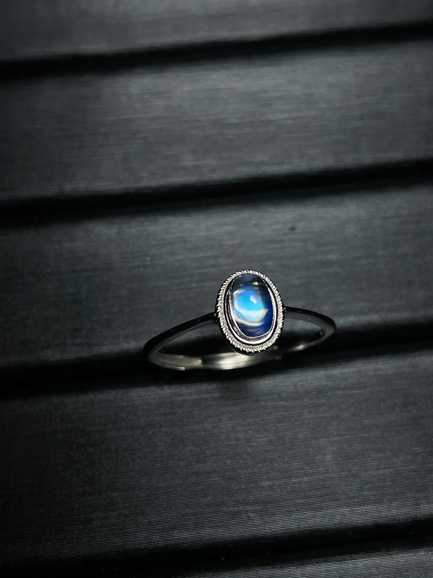 2023 Nuovo S925 Sterling Silver Natural Indian Moonlight Stone Retro Round Beautiful Open Design Ring Senza Ottimizzazione