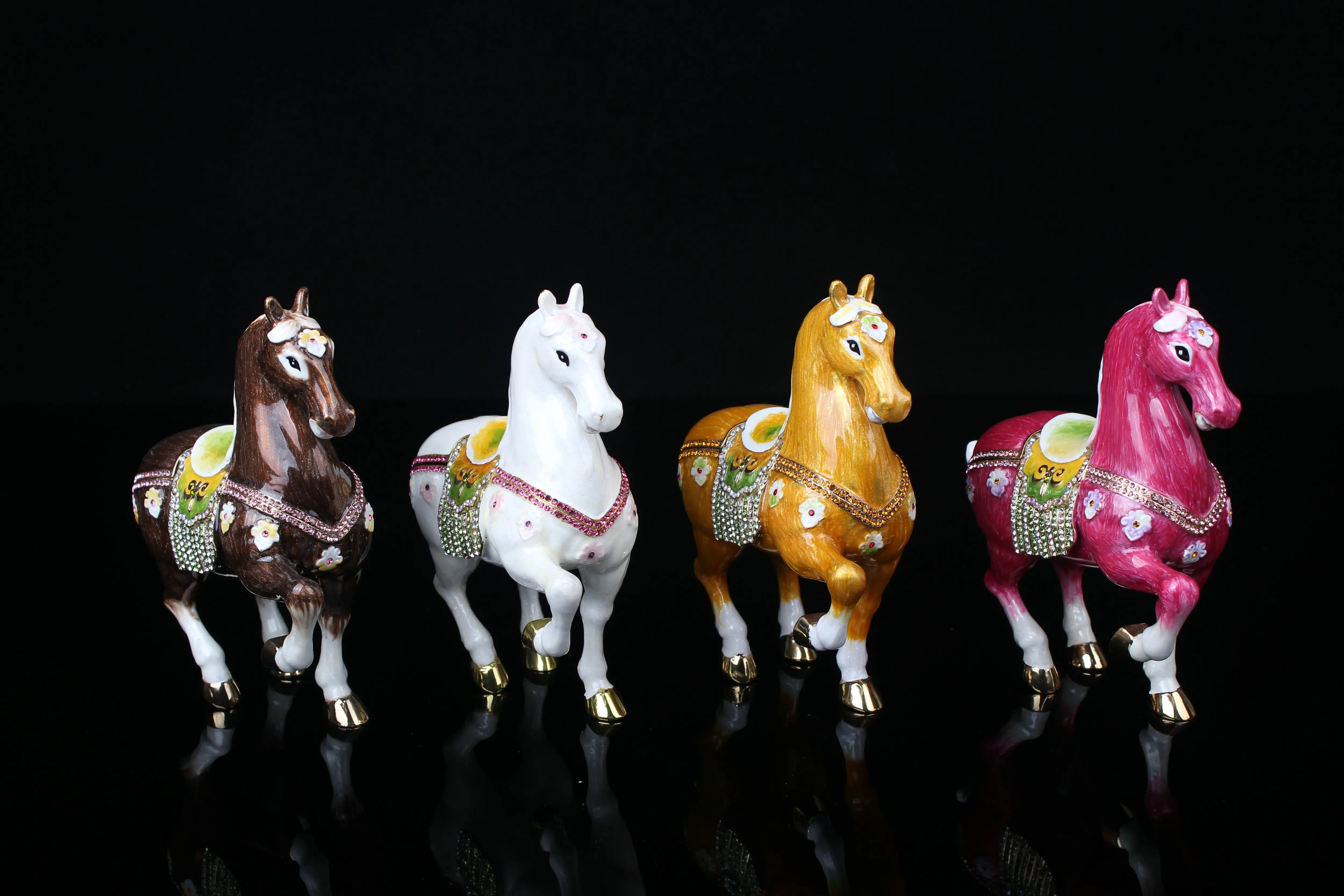 Grande Cavallo Smaltato Trinket Box Keepsake Box Cavallo Figurine Regali Di Cristalli Da Tavolo In Metallo E Smalto Cavallo Faberge Contenitore Di Tri