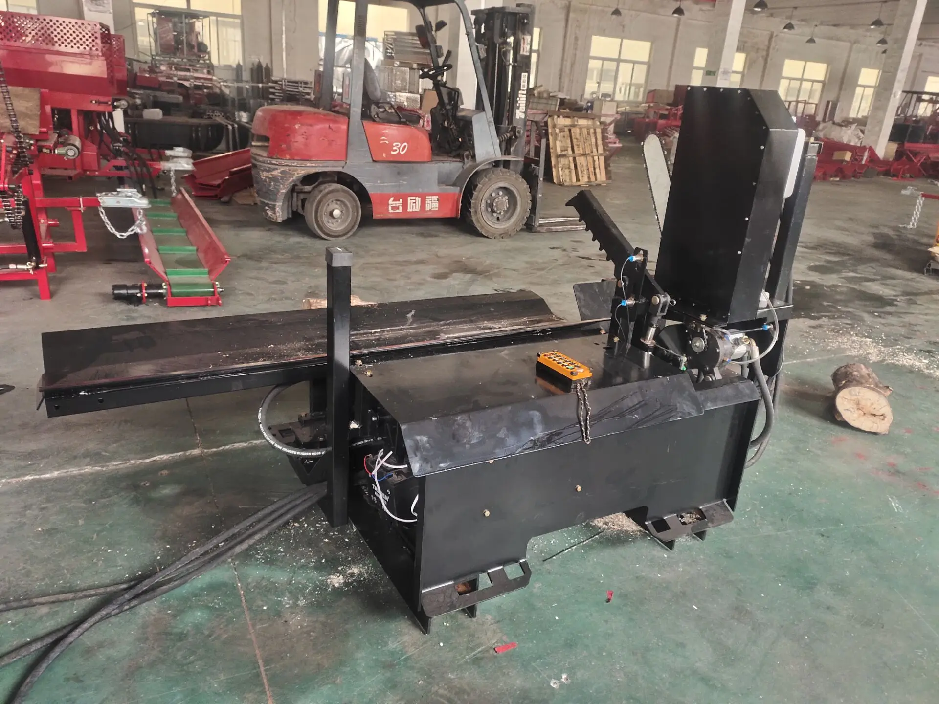 2023 Made In China Yht Processore Per Legna Da Ardere In Vendita Spaccalegna Funzionante Con Minipala E Tractor-Yht30Tss-Cy