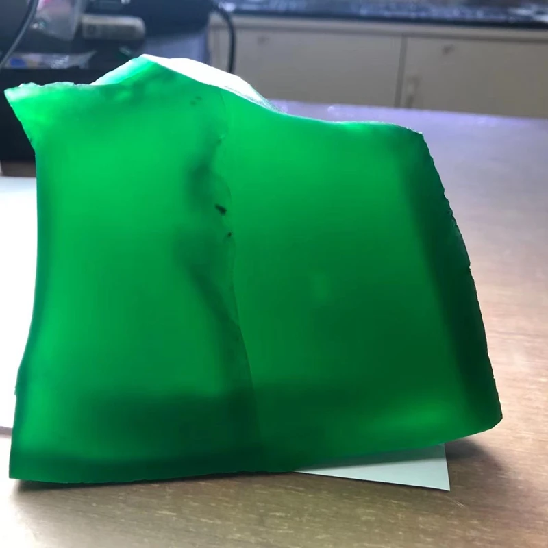 Tsavorite Green Rough Lab Grown Diamond Raw Top Quality Buon Prezzo