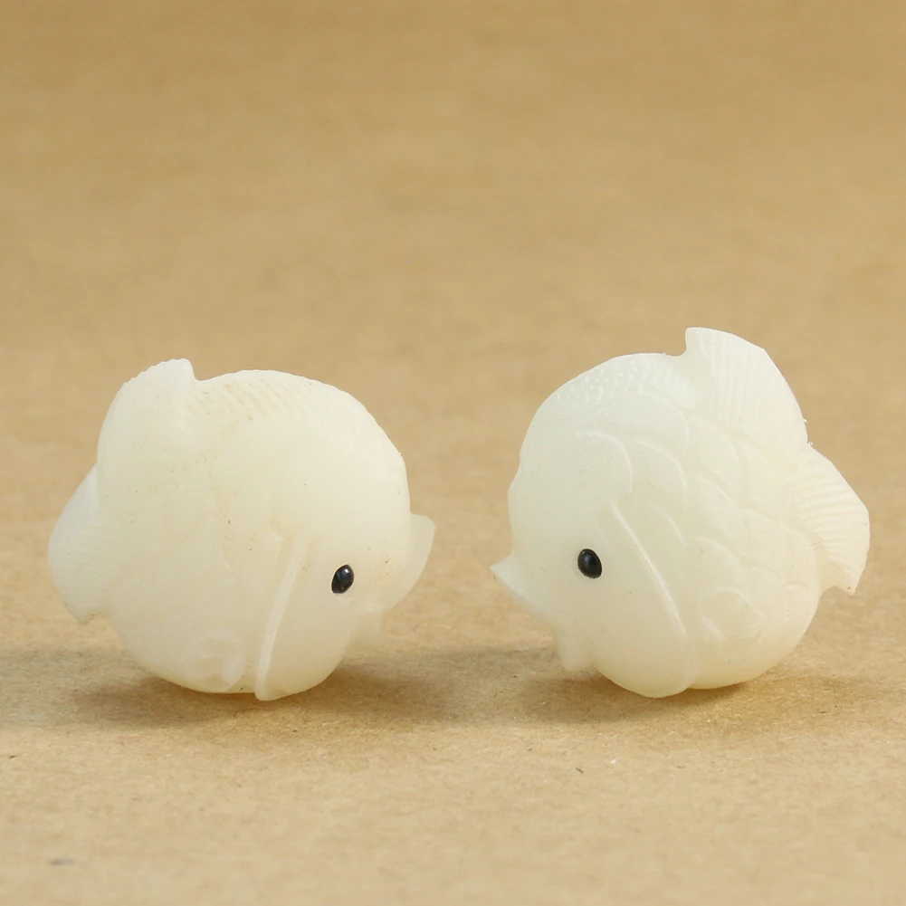 Carino Mini Scultura Fatta A Mano Turbot Pesce Carpa Koi Giada Bianca Bodhi Radice Perline Bottoni Fortunato Fortuna Amuleto Ciondolo Gioielli