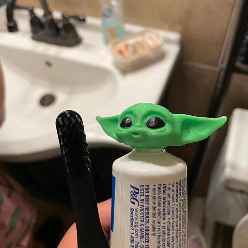 Disney Star Wars Yoda Doll Toy Creative Squeeze Dentifricio Tool Cartoon Tricky Spoof Funny Bathroom Supplies Regalo Per Bambini