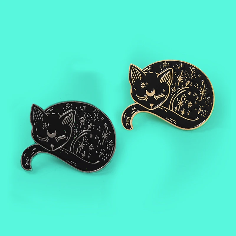 Cartoon Black Cat Kitten Smalto Spilla Spilla Sailor Moon Black Cat Spille Sleeping Cat Badge Gioielli Streghe Spille Di Halloween
