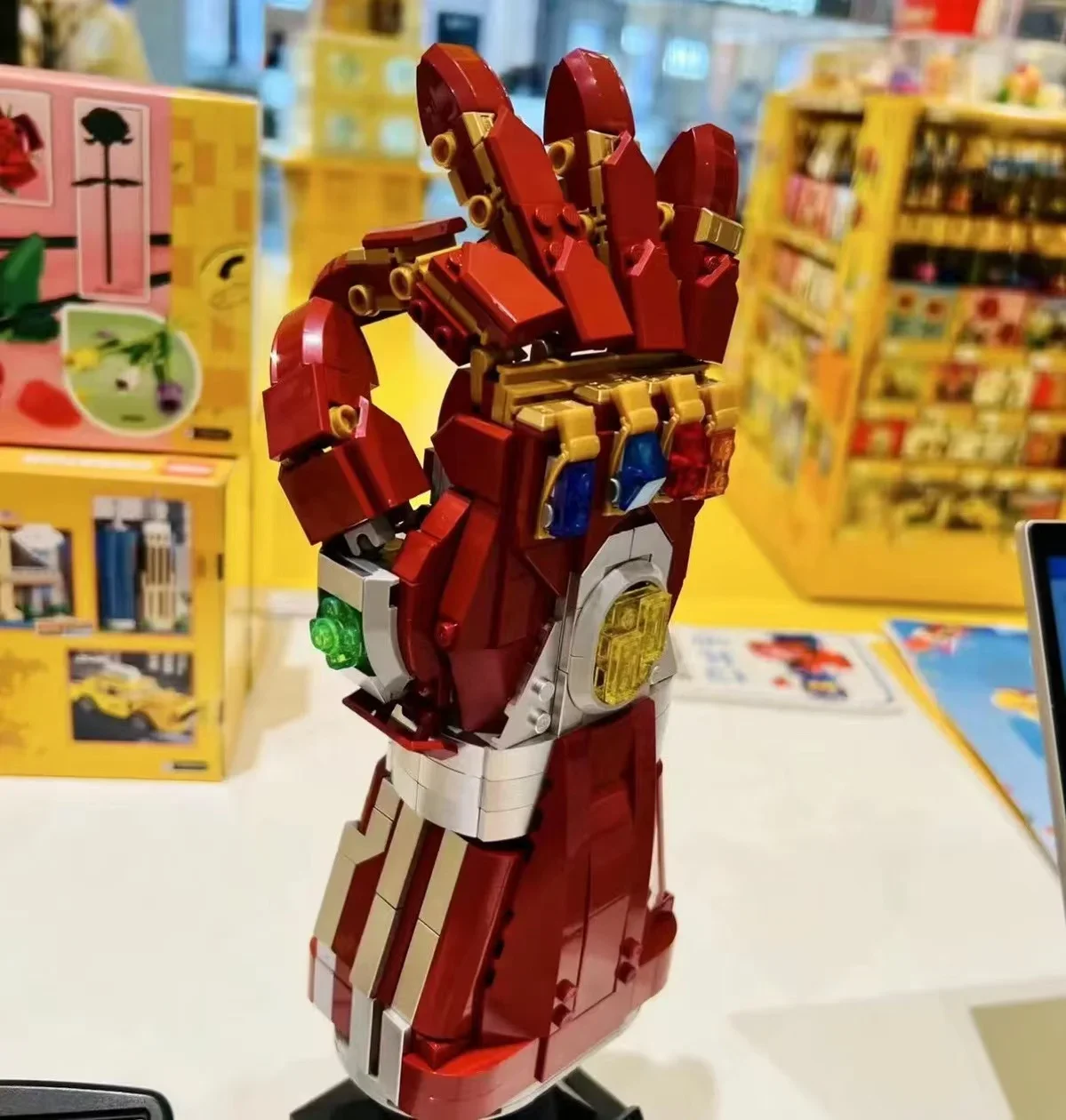 Hot Toys Irons Heroes Arma Mans Avenger Thanos Infinity Glove Nano Gauntlet Stones Building Block Mattoni Giocattolo Per Bambini