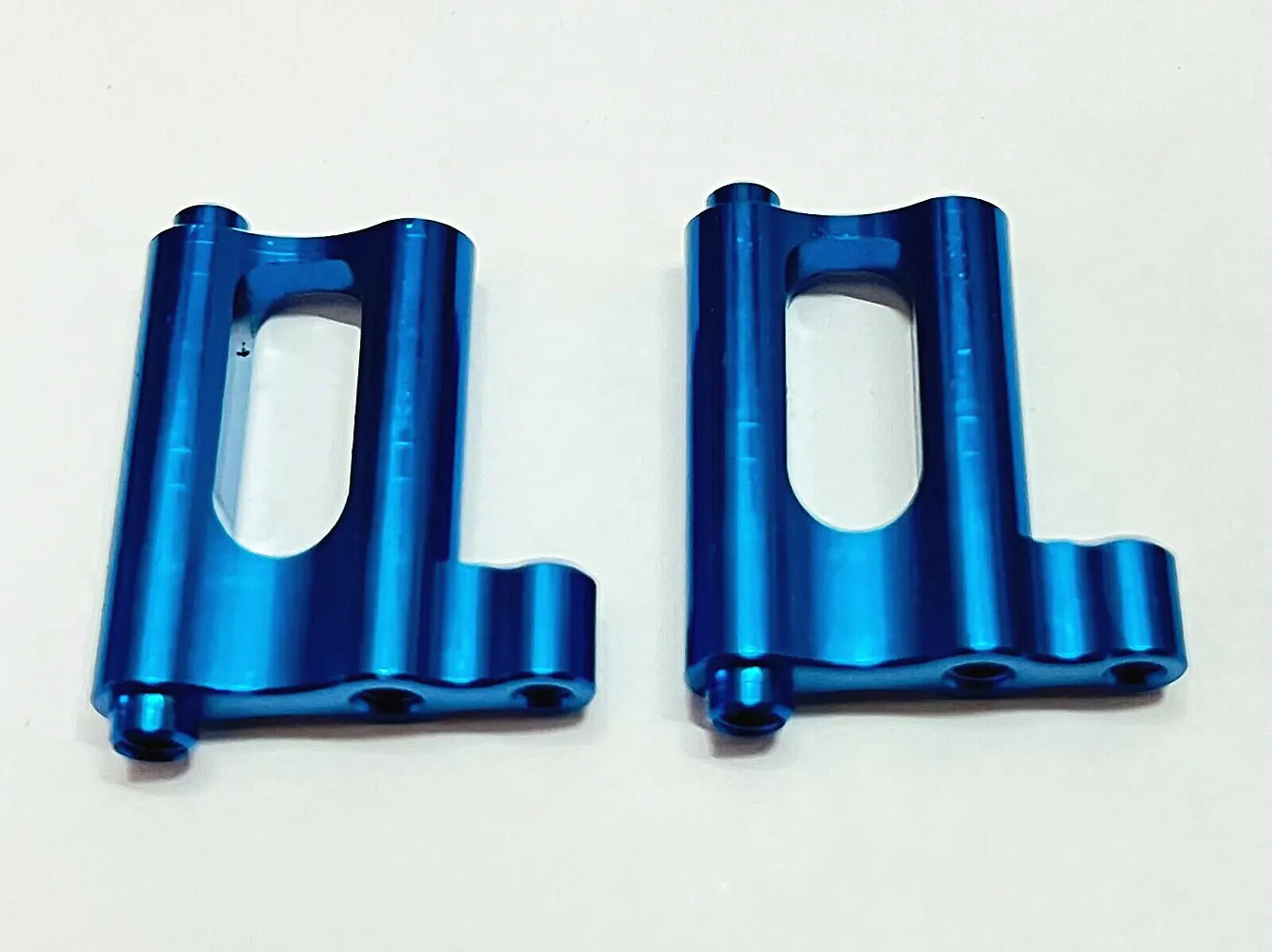 Vassoio Radio In Alluminio Cnc Gvm 2 Pezzi Per Team Associato Rc8B4 81433