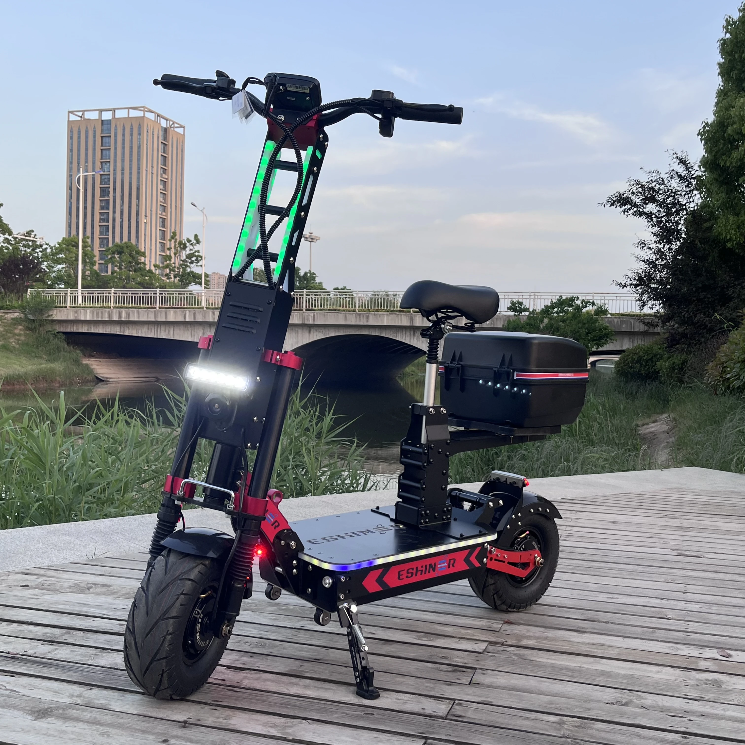 14 Pollici All Terrain Dual Motor Scuter Electric 60V 8000W App Control Fat Tire Lampeggiante Led Light Scooter Elettrico Veloce Per Adulti