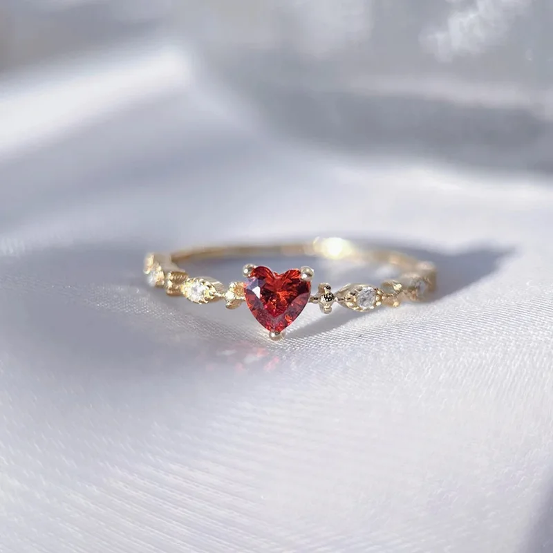 Fashion Charm Love Ruby Rings For Women Heart Red Crystal Zircone Ring Gioielli Per Feste Di Matrimonio Regalo Di Anniversario Anillos Mujer