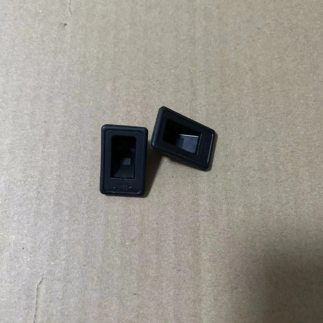 1Pc For Jeep Compass Patriot Dodge Caliber Car Taillight Fixing Clip Rear Brake Clip Bracket