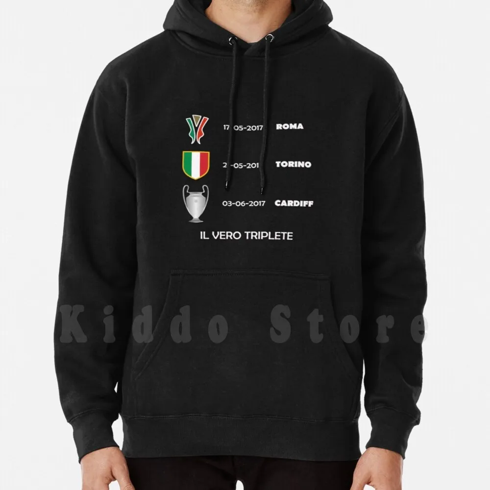 Il Vero Triplete 2017 Felpa Con Cappuccio Manica Lunga Tripete Scudo Campionato Vero Vero Tribete League 2017 Tim