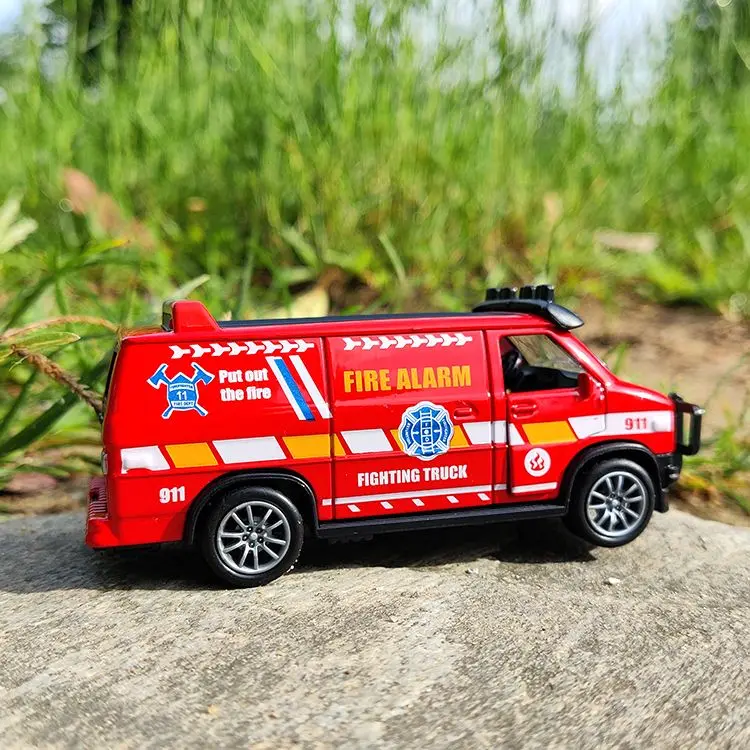 1:36 American Van Police Car Car Model Ornaments Simulazione Lega Toy Car Bambini Boy Pull Back Car