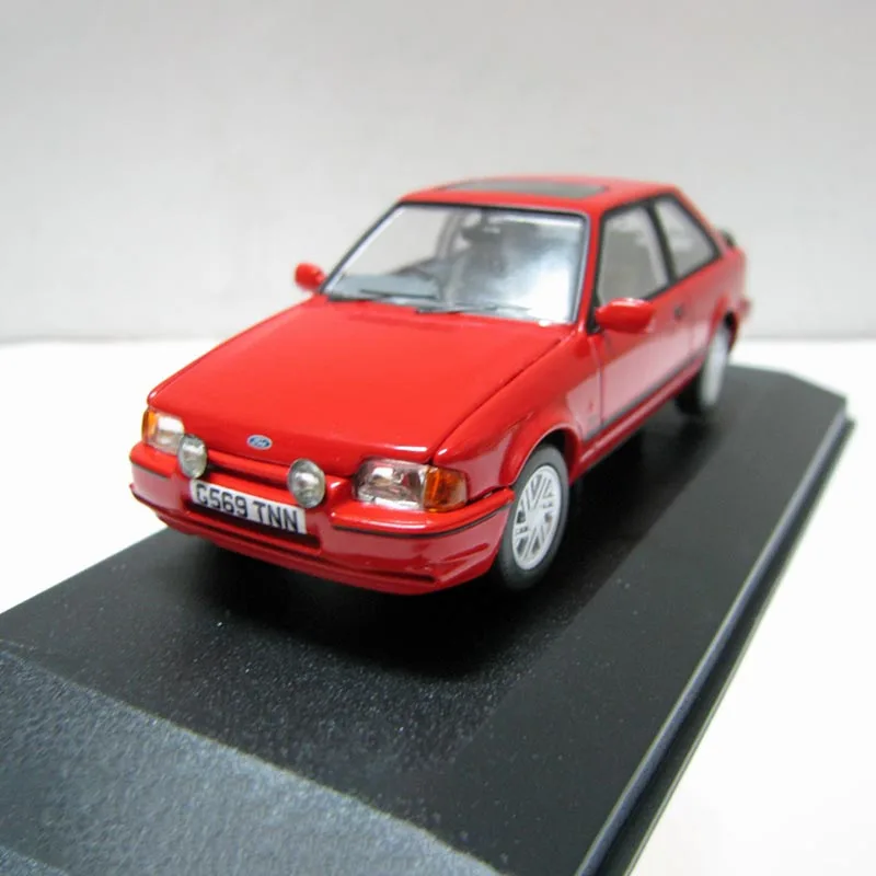 1:43 Scala Ford Escort Mk4 Xr3I 1990 Modello Di Auto In Lega