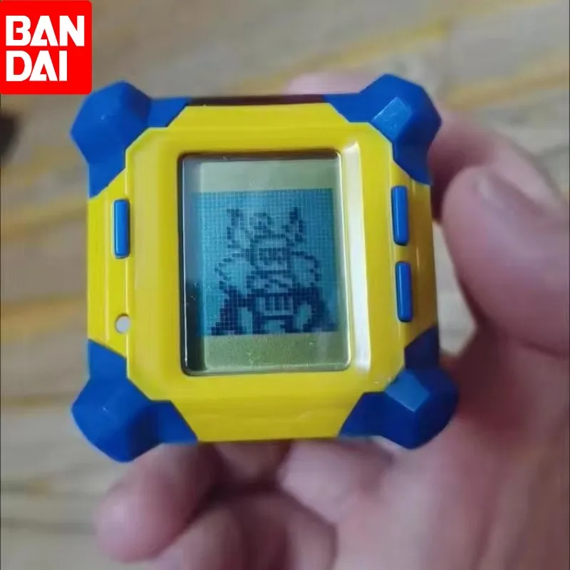 Bandai Original Tamagotchi Electronic Pets Menglong Locke Kingdom Battle Cube Game Machine Ultimate War Sun Shiner Ice Toys Gift