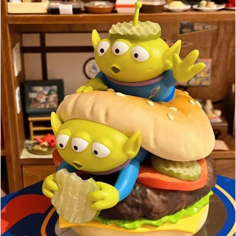 Cartoon Dispys Toy Story Alien Hamburger Statue Creative Three Eyes Alien Action Figure Fashion Brand Pvc Regalo Di Natale
