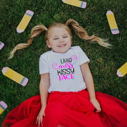 Giorno Di San Valentino Del Bambino Della Ragazza T-Shirt Little Miss Kissy Viso Ragazze Tee Manica Corta Camicette Amore T-Shirt Divertente Sveglia D
