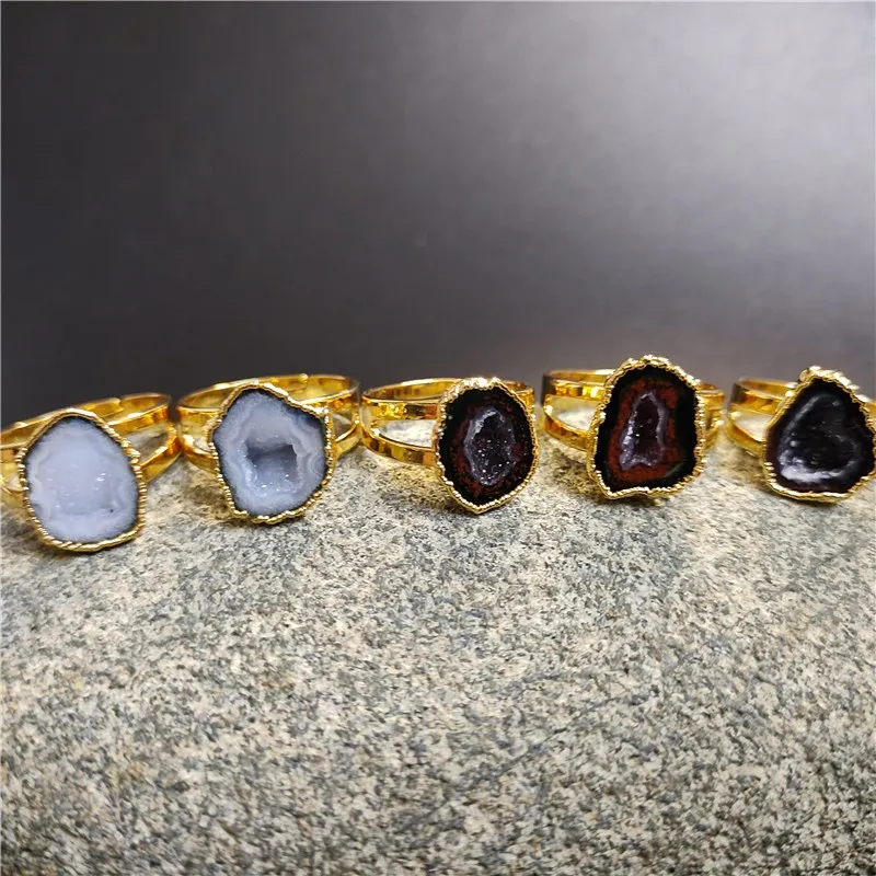Fuwo 5Pcs Anelli Di Geode Tabasco Naturali Con Agate Grezze Placcate Color Oro Druzy Anello Di Fetta Ridimensionabile Gioielli All'Ingrosso Rg003