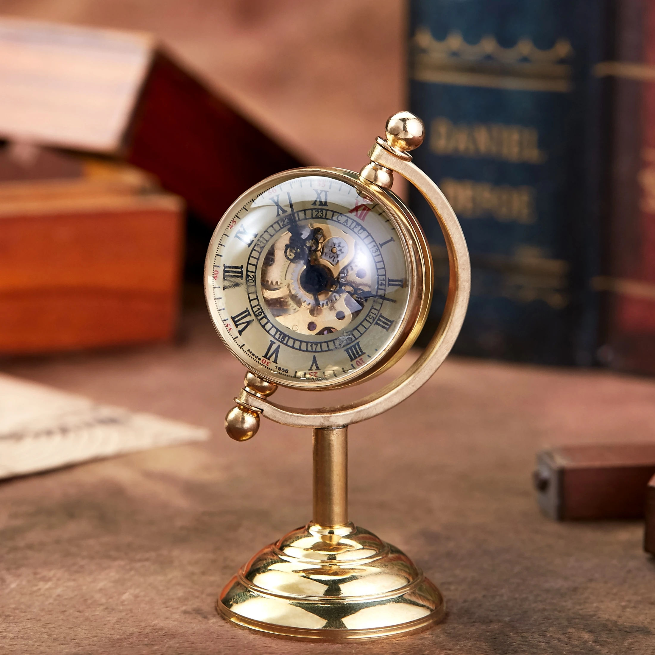 Retro Copper Spinning Globe Gold Desk Orologio Da Tasca Meccanico Movimento A Carica Manuale Home Office Decorazione Di Lusso Come Da Collezione