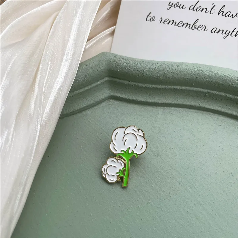 Spilla Smaltata Fiore Di Cotone Bianco Fresco Cute Cartoon Plant Marshmallow Risvolto Distintivo Cappotto Borsa Accessori Regali Gioielli Per Bambini