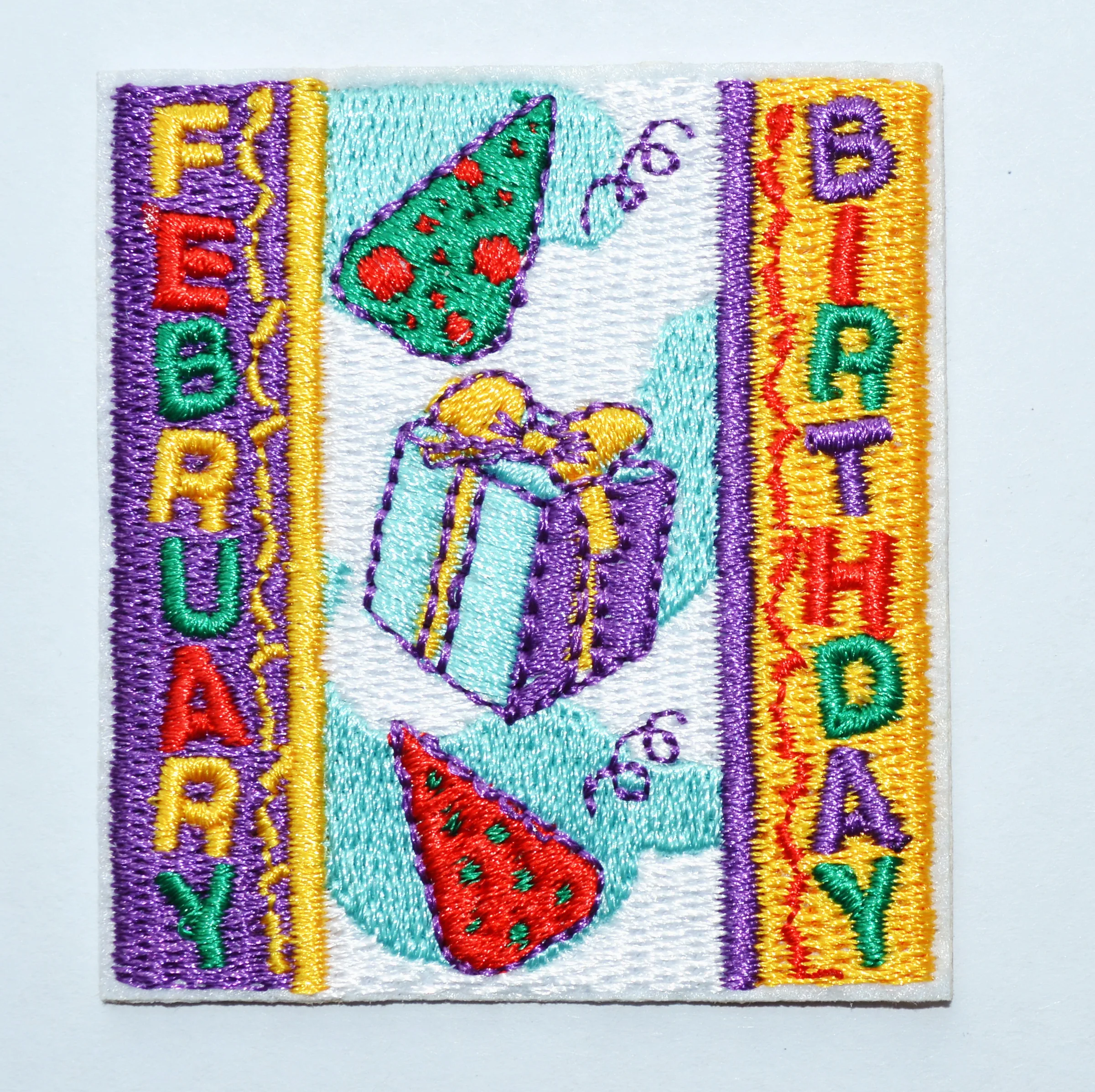 100X Girl Boy Cub Febbraio Birthday Fashion Show Day Class Visita Fun Patch Crests Badge Scout Guida Iron On Patch 5.5*6 Cm