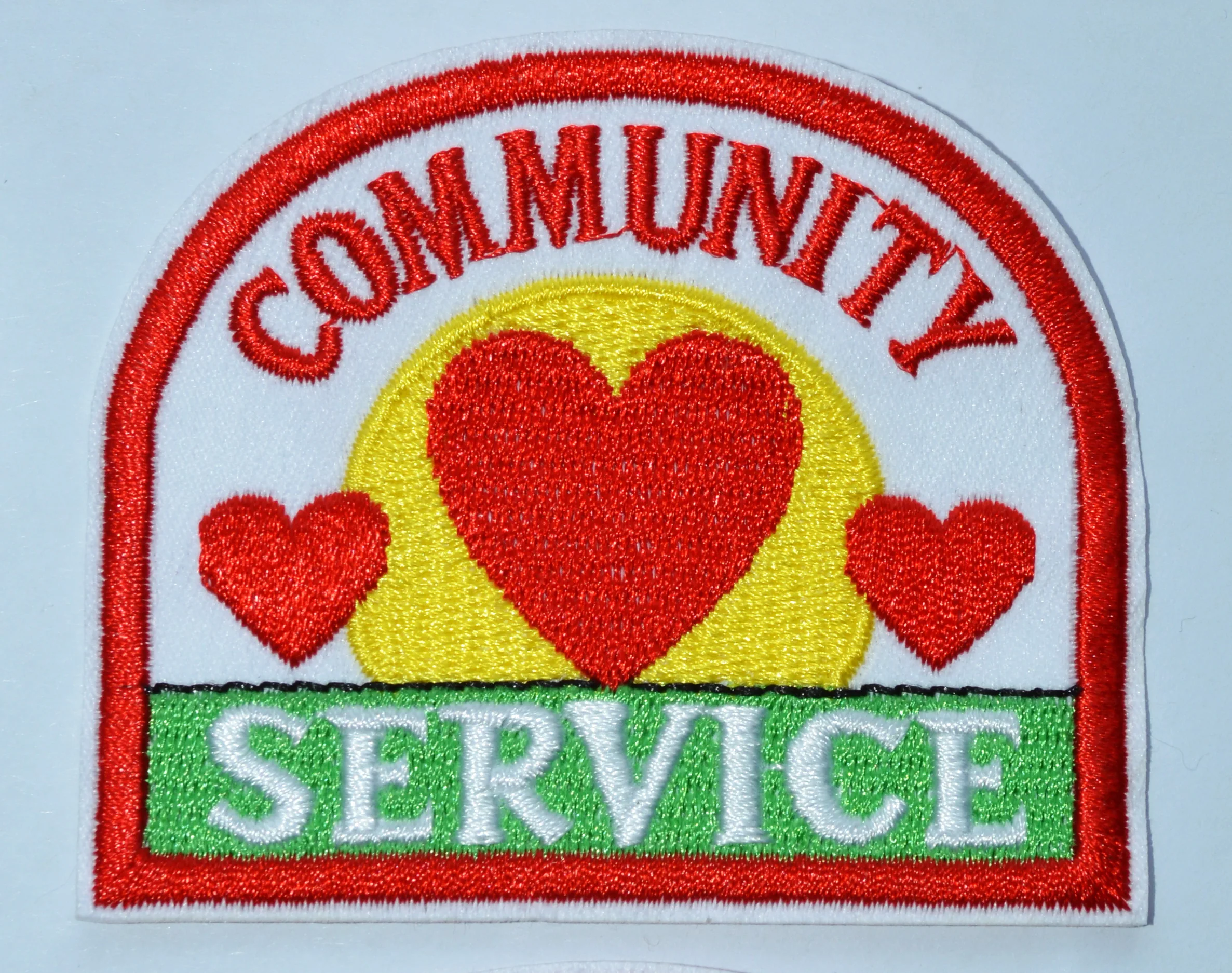 100X Girl Boy Cub Servizio Alla Comunità Red Heart Fun Patch Crests Badge Guide Per Scout, Nuovo Di Zecca (Suspen8.9*6.4 Cm)