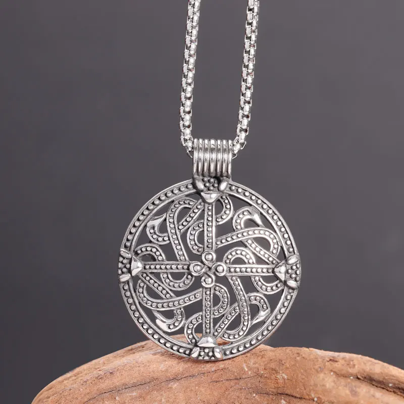 Classic Hollow Irish Celtic Knot Pendant Raff Amuleto Collana Uomo Donna Nordic Trend Charm Jewelry Gift