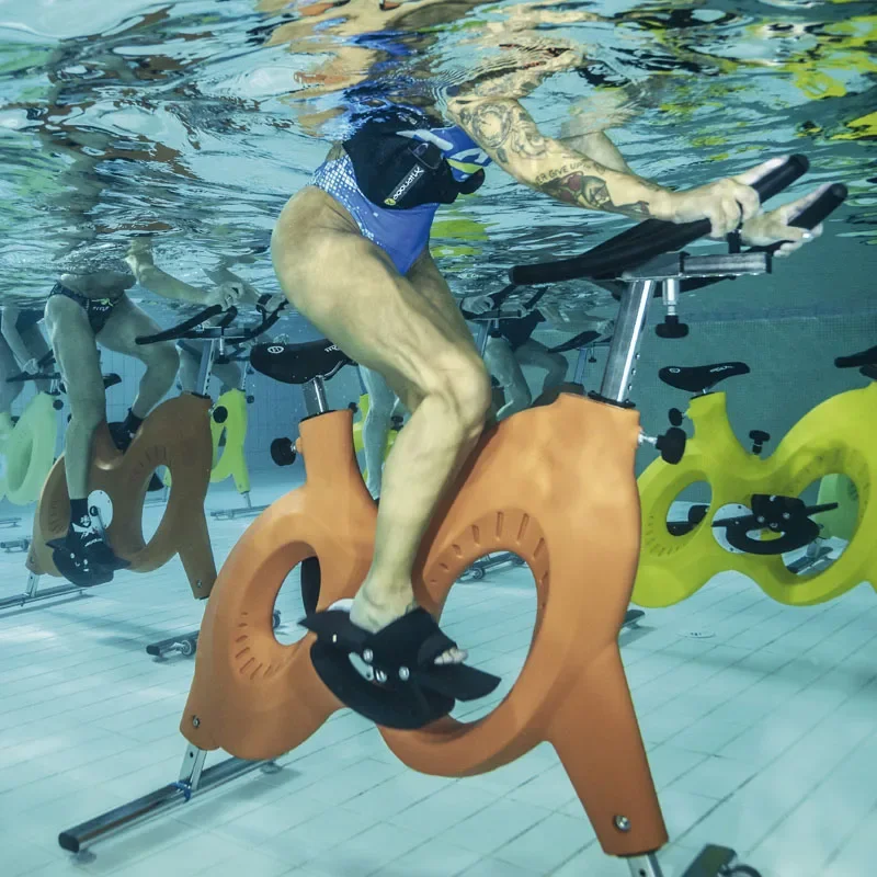 Parco Acquatico Sport Subacqueo Design Innovativo E Funzionale Bici Subacquea Cyclette In Alluminio Pe Bici Da Spinning Ad Acqua
