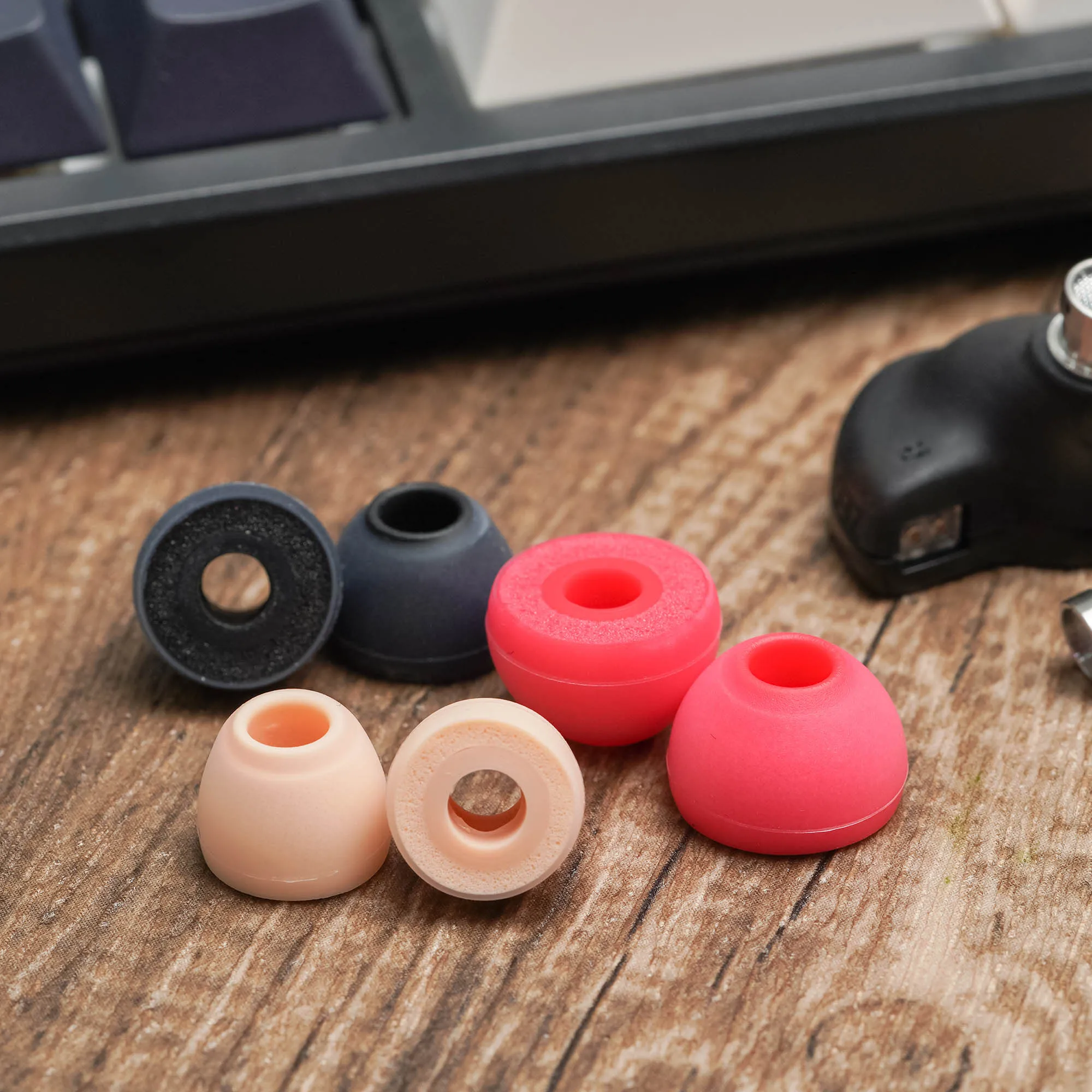 Hifigo Zeos Render Auricolari Auricolari, Estremità Inferiore Più Profonda, Midrange Più Chiaro, Punte Per Le Orecchie In Spugna Di Silicone Personali