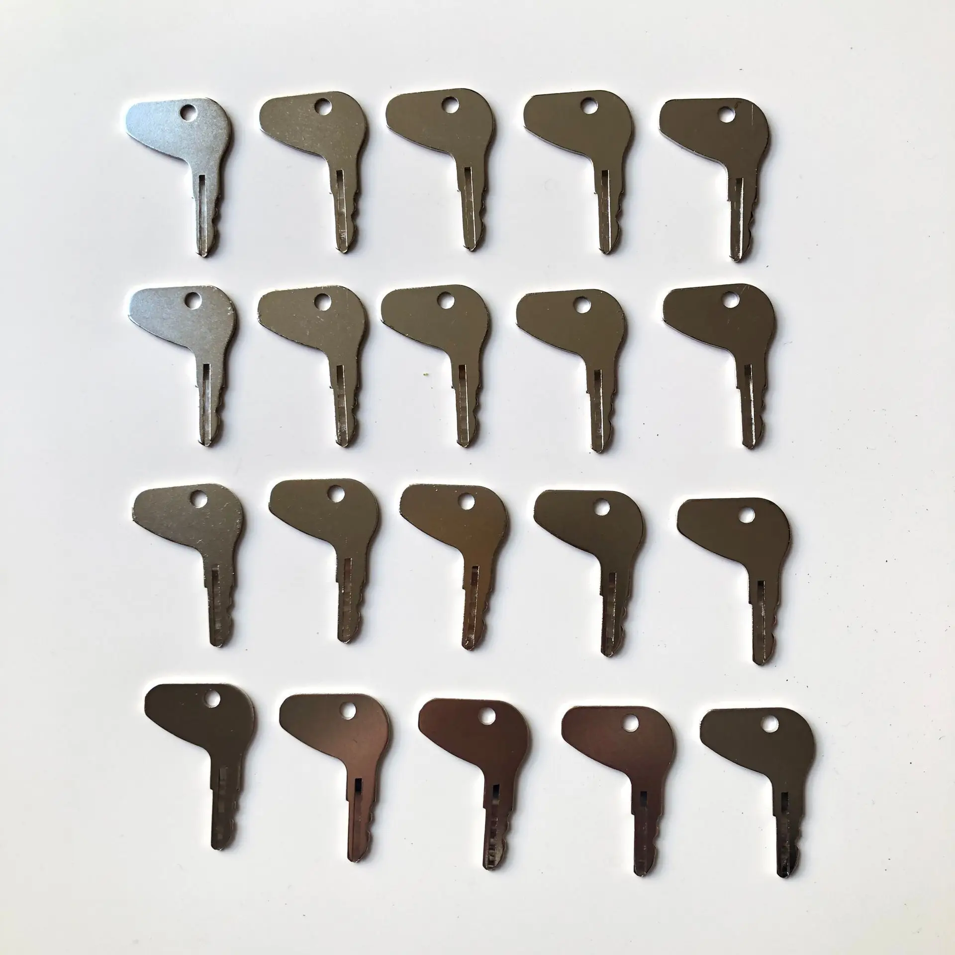 20Pcs H32412 32412 Chiave Per Kubota Per Mitsubishi Tractor Mihindra Interruttore Di Avviamento Dell'Accensione
