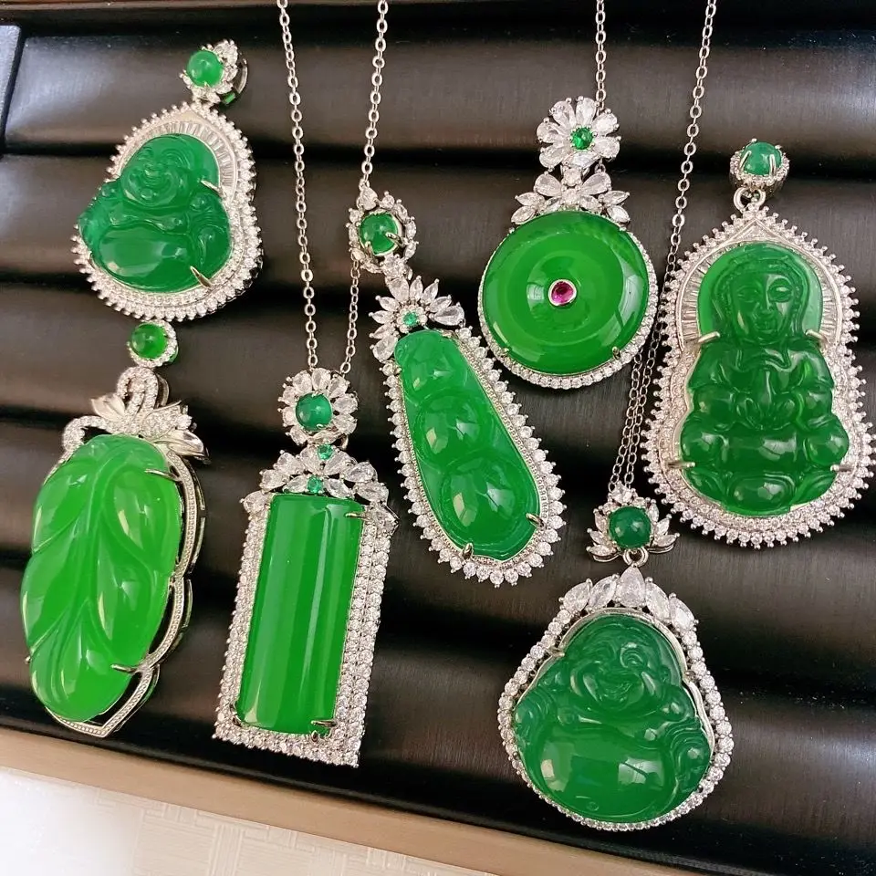 Natural Emerald Emerald Green Buddha Leaf Luck Pendant Imperial Green Chalcedony Pendant Necklace