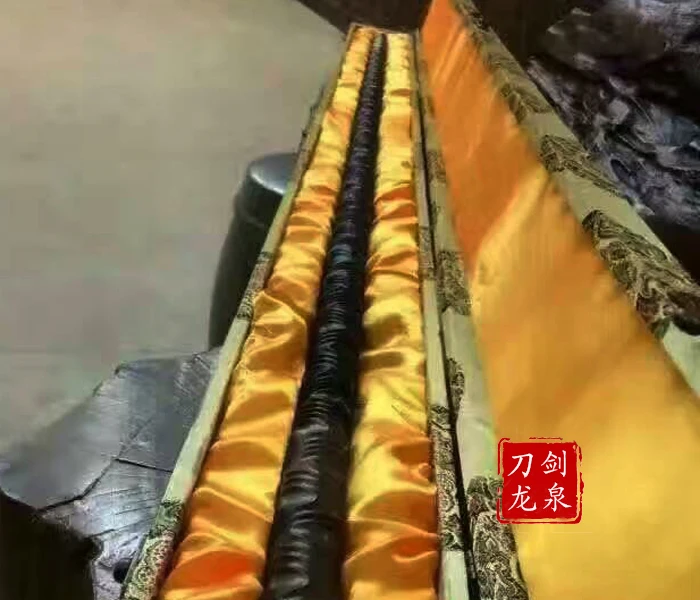 Top Acciaio Ad Alto Tenore Di Carbonio Golden Cudgel Rod Torsione Wushu Rod Heavy Iron Stick Arma Fredda No Sharpen Artigianato Made In Longquan