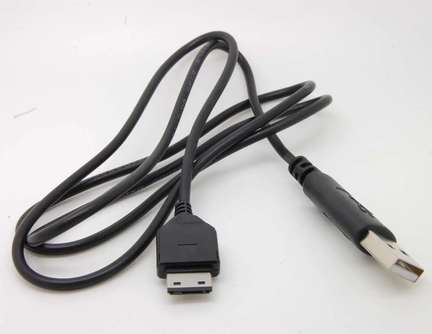 Dati Usb E Cavo Del Caricatore Per Samsung F400 F480 F490 Tocco F700 G600 G800 I450 A867 A137 I627 R610 R800 R810 Scavare S5230 U900