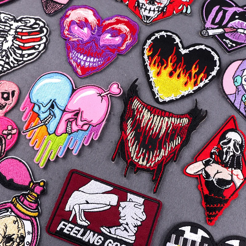 Skull Applique Sew/Iron On Patch Ricamo Patch Sui Vestiti Punk Fusibile Patch Fuoco Cuore Cucito Patch Sulla Giacca