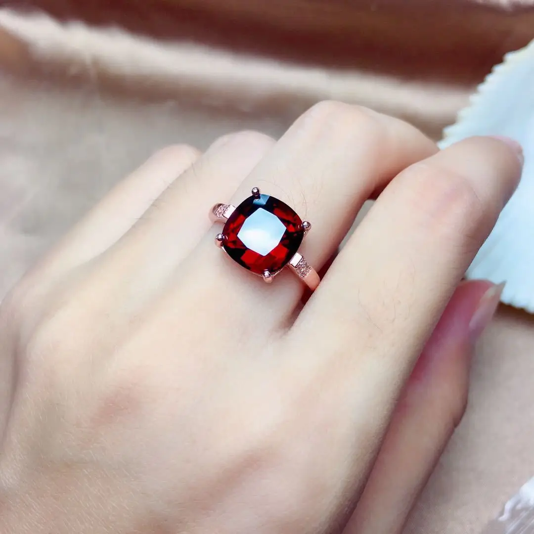 Live New Imitation Natural Mozambico Garnet Ring Pigeon Blood Red Fire Color Seiko Opening Color Treasure Ring