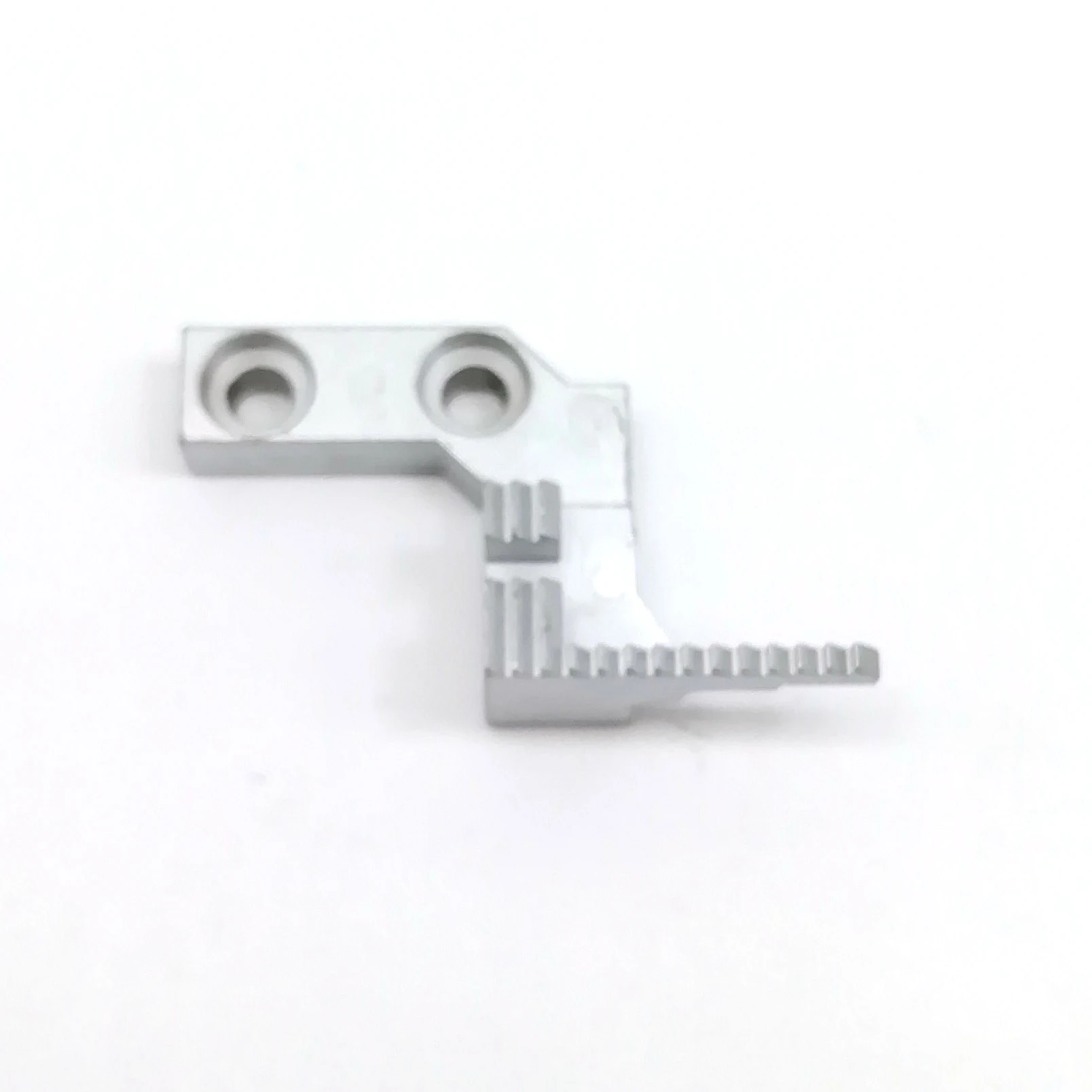 Main Feed Dog #550499 Per Singer Serger 14Cg744, 14Cg754, 14Hd854, 14Sh654, 14Sh744, 14Sh754, 14Sh764, 14U544, 14U554, 14U555