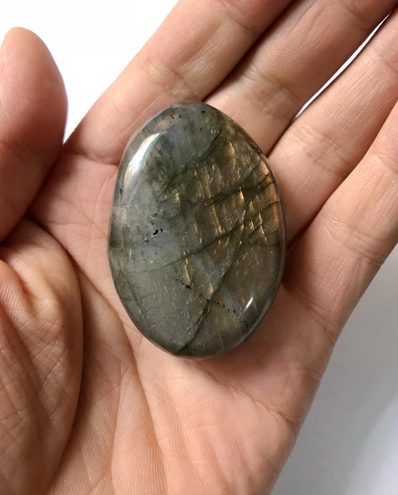 Palma In Pietra Preziosa Labradorite Lucida-Madagascar Labradorite Guarigione Gemma Massaggio In Pietra 1.5-2 "Un Pacchetto
