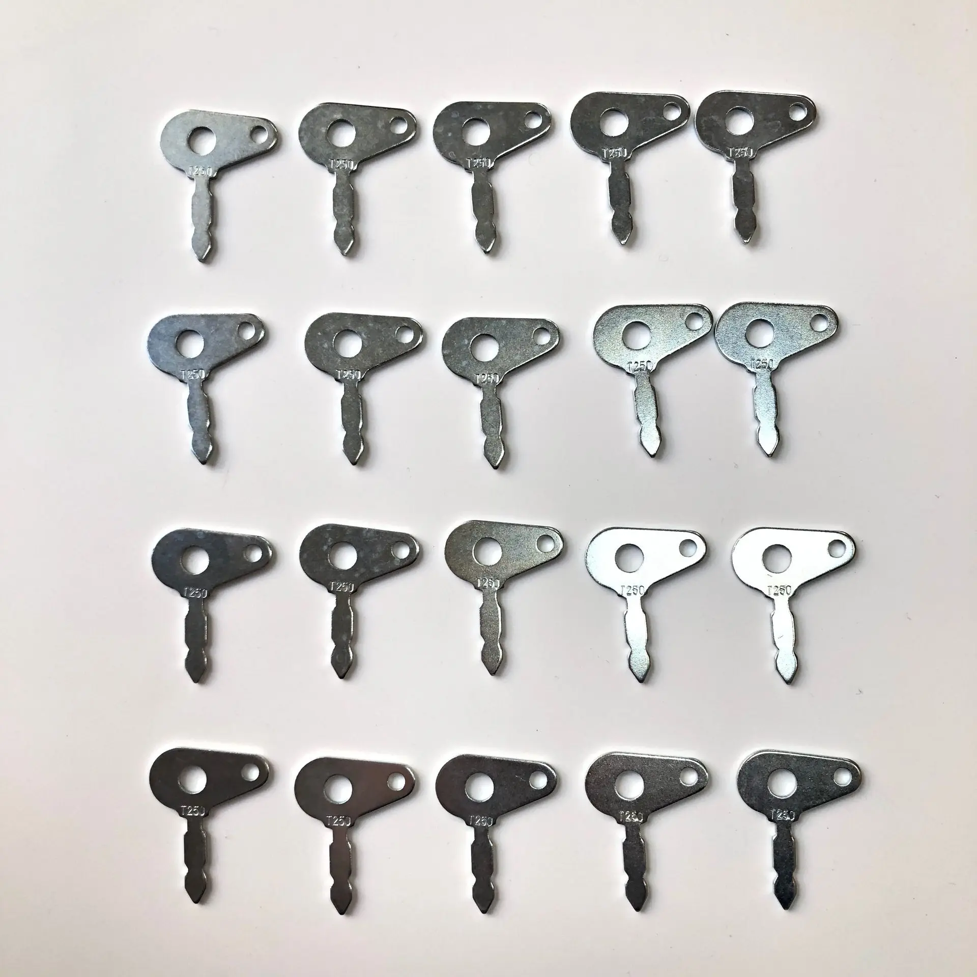 Set Di 20 Chiavi Per Escavatore T250 Per Lucas Benford Terex Cace Ford Massey Ferguson Master Plant 54324157