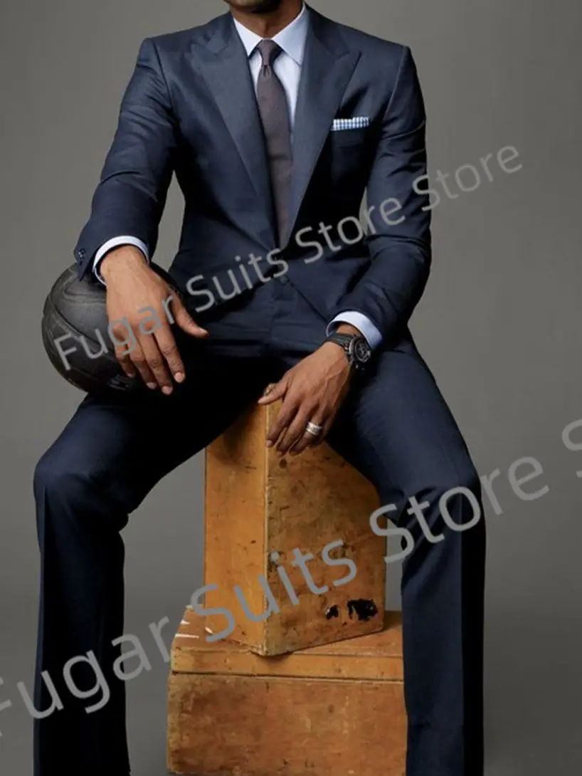 Business Navy Blue Wedding Men Suits Slim Fit Peak Risvolto Groom Prom Smoking Os2Pieces Set Blazer Maschile Di Alta Qualità Tremos Mascuino