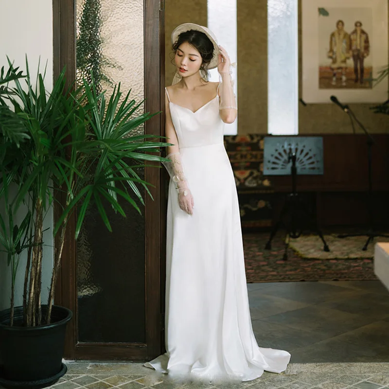 Nuovo Semplice Abito Da Sposa Moda Spalline Sottili Classico Scollo A V Abiti Da Sposa Comodo Raso Sukienka Na Wesele Su Misura