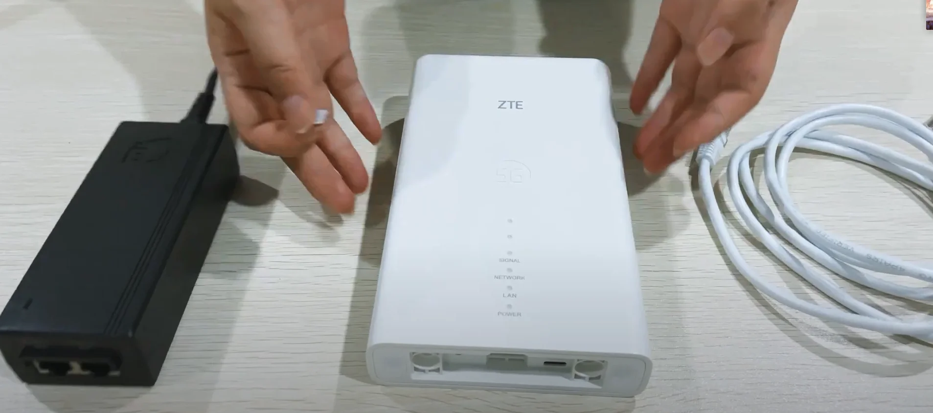 Sbloccato Zte Mc7010 Outdoor 5G Wifi6 Cpe Router Wireless Wifi Hotspot Mobile Con Porta Cavo Di Alimentazione 5G Sub6G Band: N1/28/41/78/79