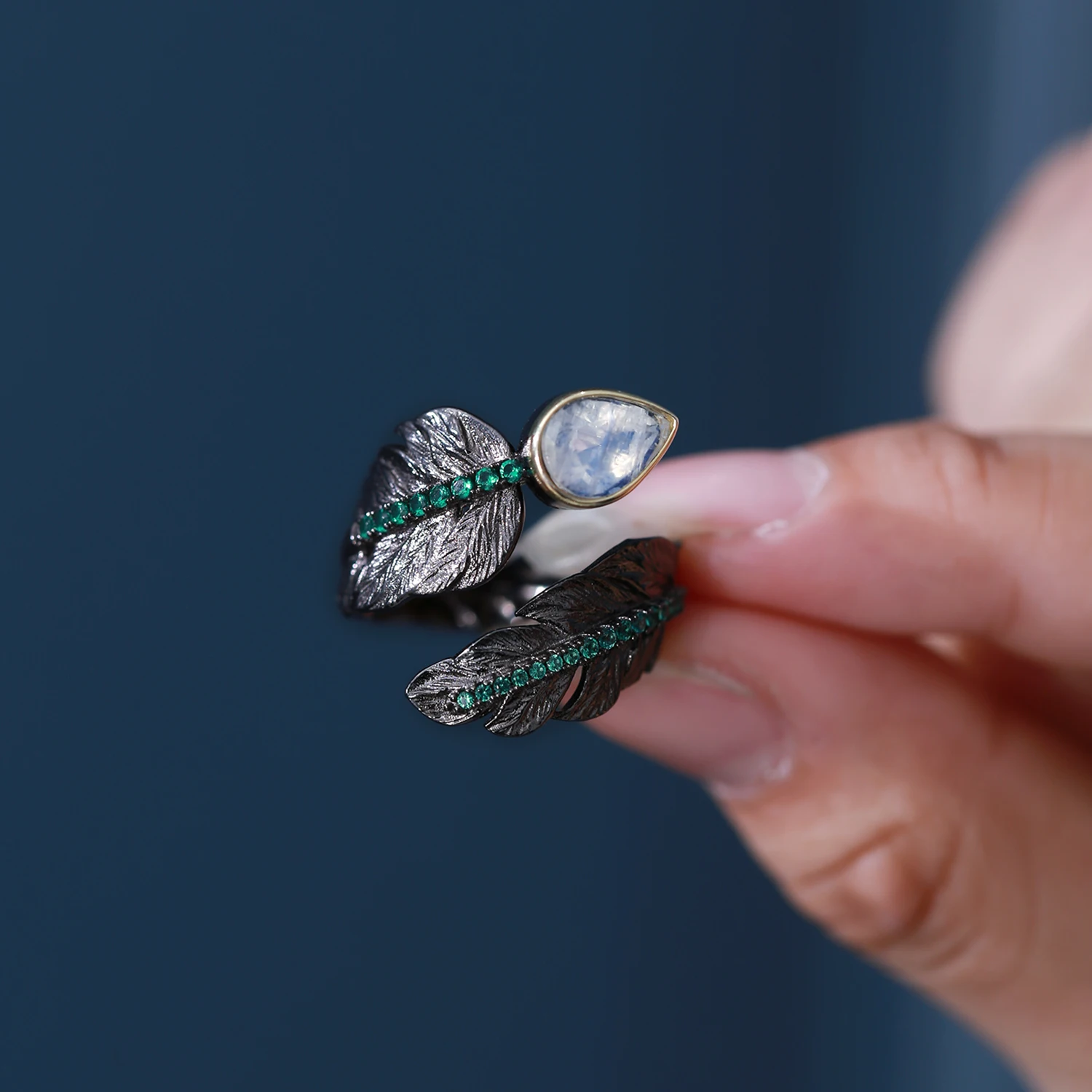 Gem'S Ballet Milky Blue Moonstone Ring 100% 925 Sterling Silver Ring Giugno Birthstone Intarsio Fatto A Mano Regalo Di Compleanno Regolabile