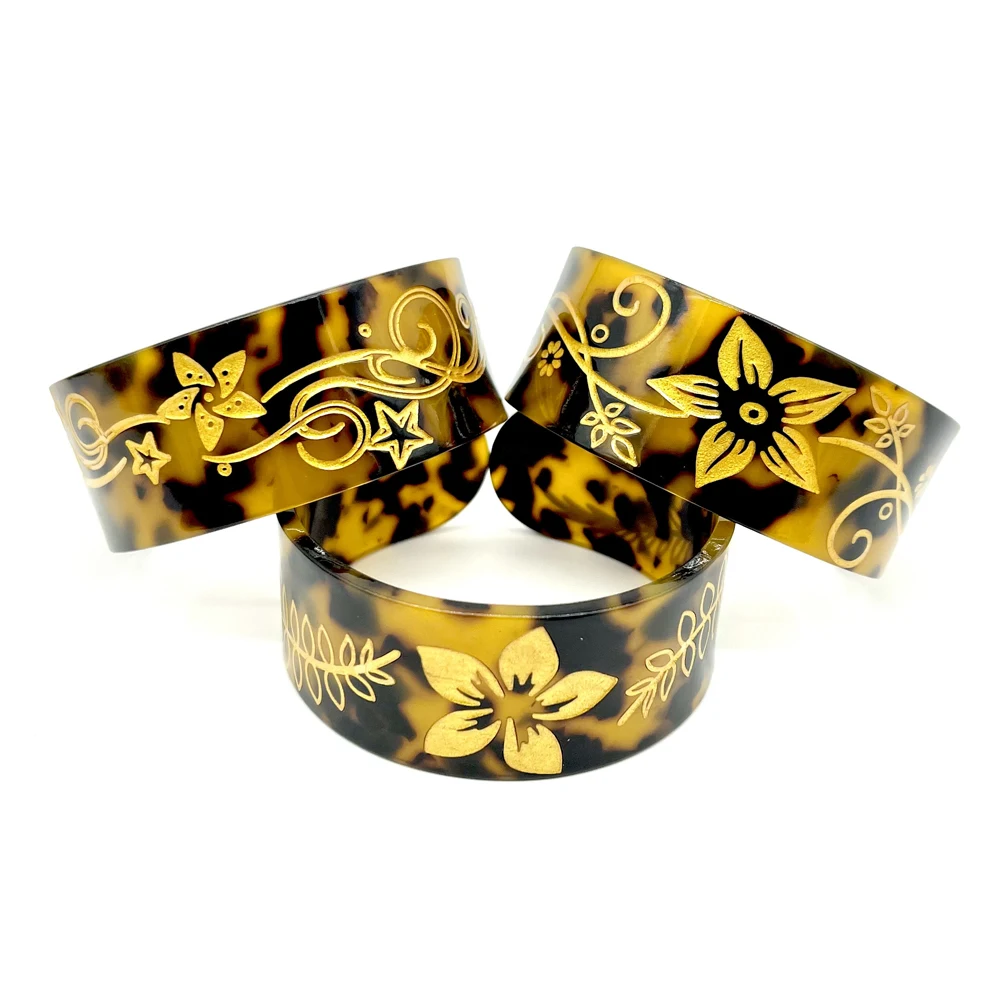 2022 New Flower Women Bracciale Bangle Con Plumeria Flowers Braccialetti In Acrilico Per Polinesia Pacific Tropical Islands