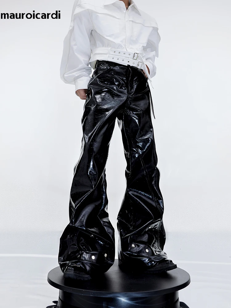 Mauroicardi Primavera Autunno Cool Black Shiny Reflective Pu Leather Flare Pants For Men Pantaloni Di Alta Qualità Mens Designer Clothes