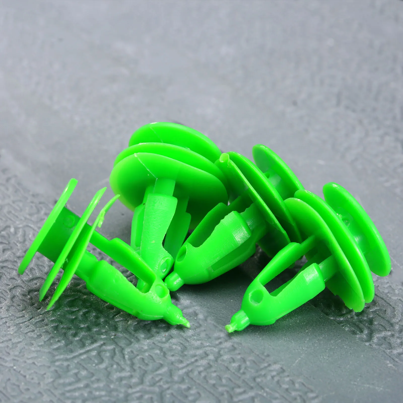 Rivetto In Plastica 6503204 Per Jeep Wj Grand Cherokee Chrysler Auveco A18862
