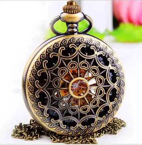 Luxury Bronze Antique A Spider Web Hollow Mechanical Hand Wind Black Face Collana Orologi Da Tasca Regalo