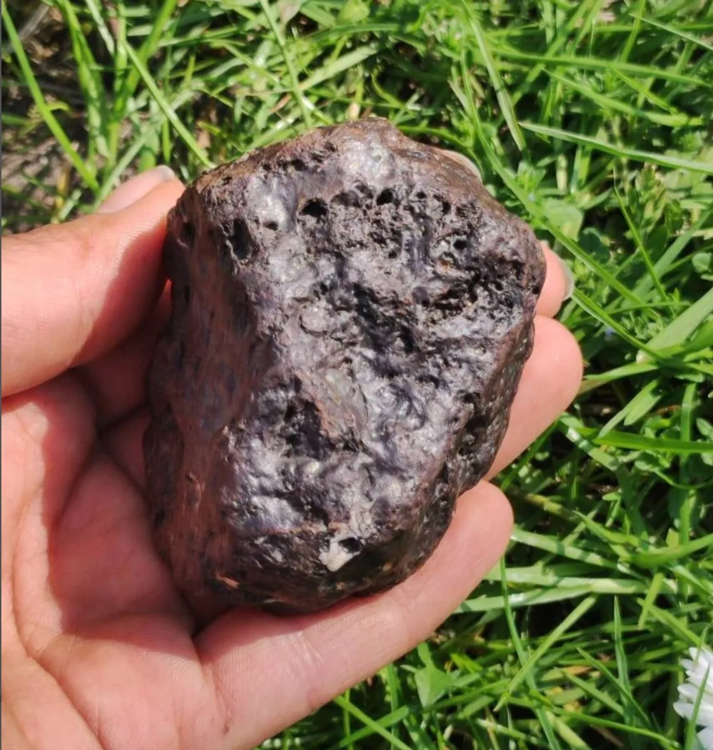 Scultura Di Litosidite Fossile Scientifica Di Pietra Del Campione Di Meteorite Tektite Aerolite