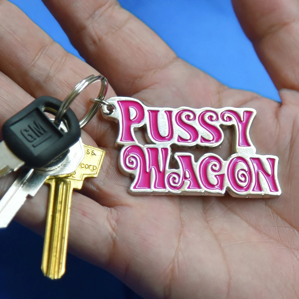 Film D'Azione Kill Bill Pussy Wagon Lettere Rosa Logo Lega Smalto Portachiavi Portachiavi Portachiavi Portachiavi Accessori Regalo