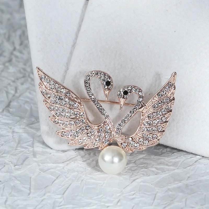 2023 New Elegant Swan Pearl Pins Crystal Peral Spille Per Le Donne Noble Strass Dress Corpetto Party Wedding Jewelry