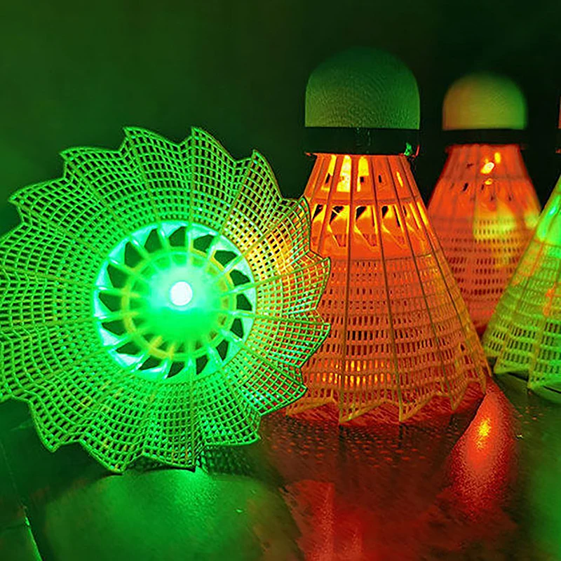 2024 1Pc Illuminazione Badminton Notte Scura Illuminazione A Led Colorata Sport Badminton Light Spot Shuttle Cock Accessori Volano
