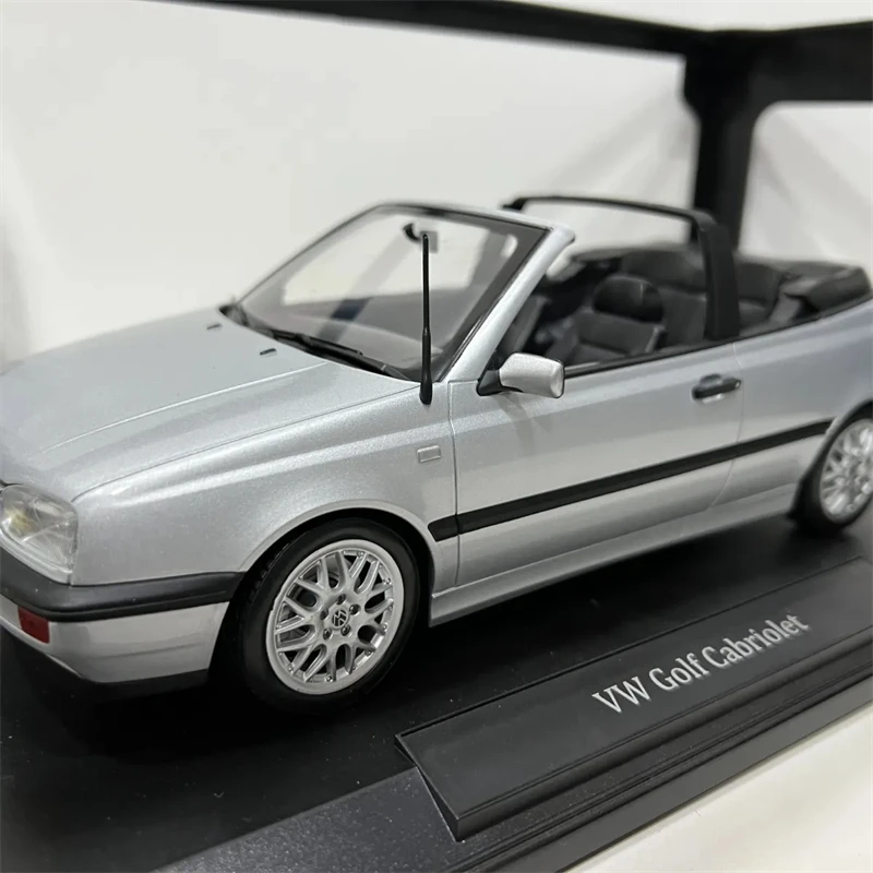 1:18 1995 Vw Golf Cabriolet High Simulation Diecast Car Metal Alloy Model Car Volkswagen Toys For Kids Collection Gifts