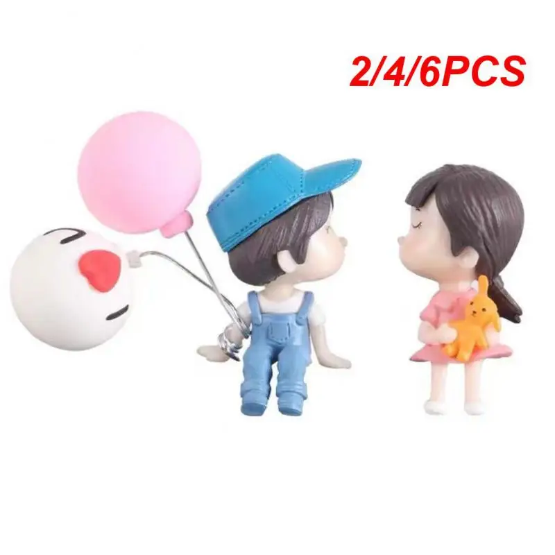 2/4/6Pcs Ghibli Figure Car Ornament Day Addams Forniture Per Veicoli Venerdì Elfbar Lovely Kissing Couple Dolls