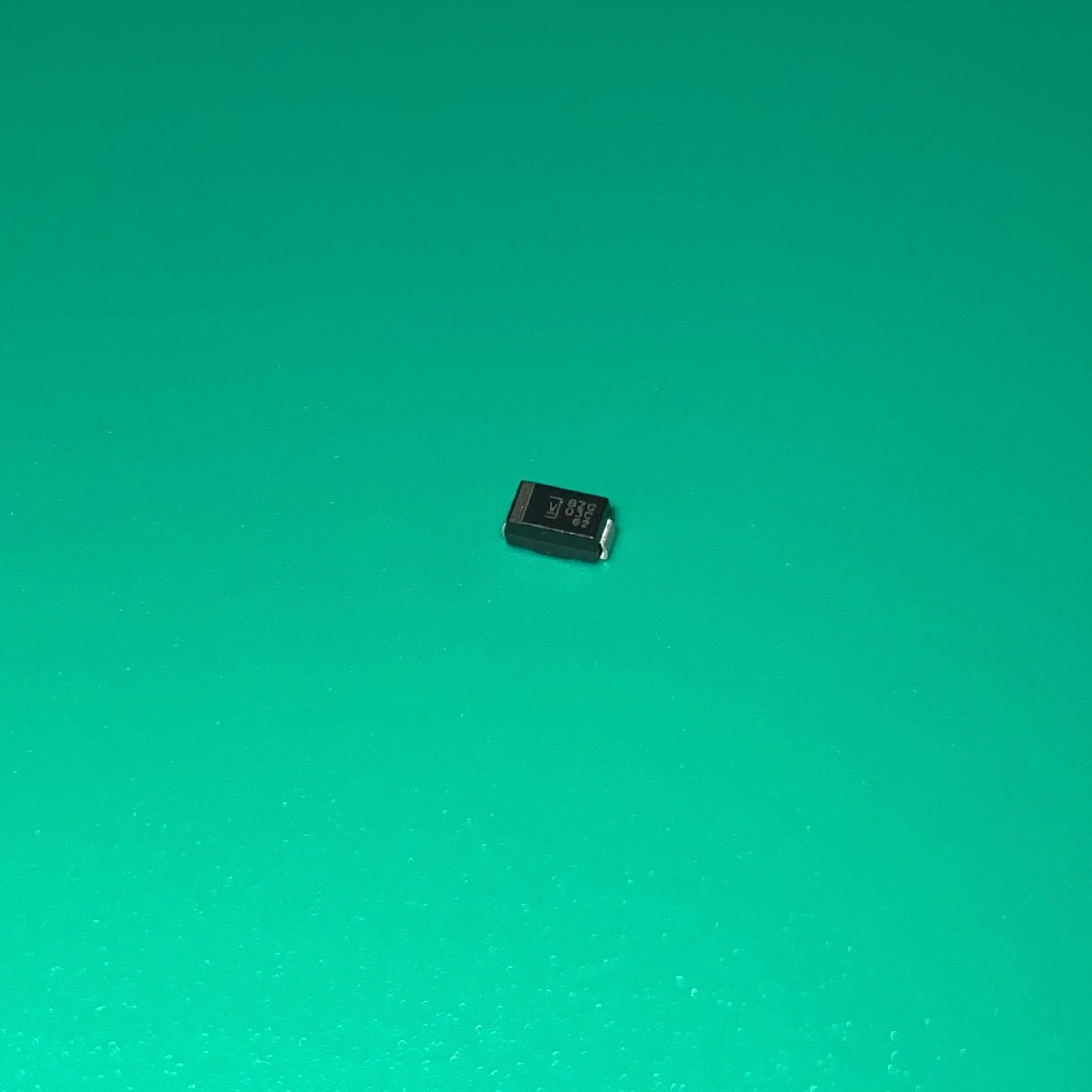 100 Pz/Lotto Bzg03-C62 Sma Bzg 03C 62 Bzg03C62-Tr Diodo Di Do-214Ac Zener 62V 1.25W Do214Ac Bzg03C62 Bzc Bzg-03C62 Bzg03-62